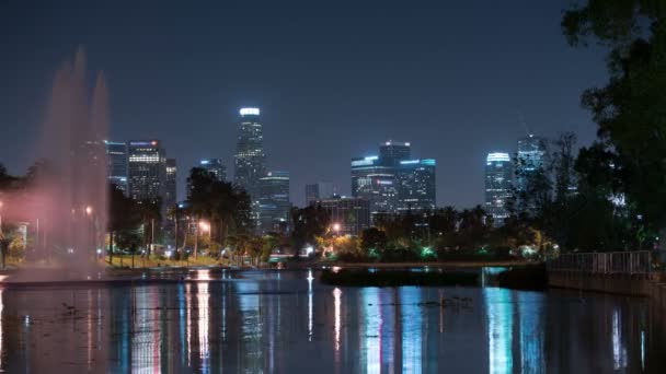 Los Angeles Skyline Fontein Echo Park Lake Night Time Lapse — Stockvideo