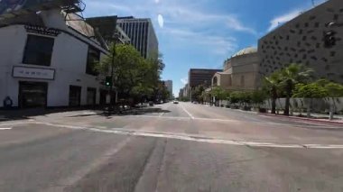 Los Angeles Wilshire Bulvarı Doğu Kore Kasabası 06. Arka Manzara Harvard View Bulvarı Kaliforniya plakalı