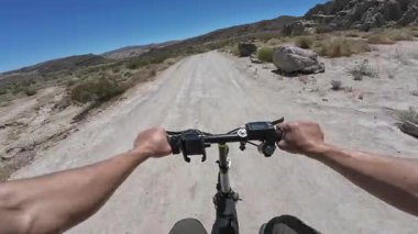 Dağ Bisikleti POV Red Rock Kanyonu Bisiklet 4 Mojave Çölü Kaliforniya ABD