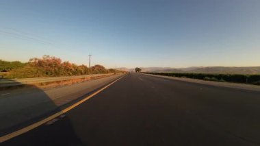 Günbatımı Amerikan Çiftlik Arazisi Çevre Yolu 05 Front View Sürücü plakası 99 Güney Kaliforniya ABD Ultra Geniş