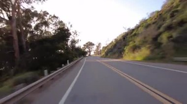 Big Sur Pasifik Sahil Otoyolu 4 McWay Şelalesi 'nden Big Creek Köprüsü 05 Arka Görünüm Kaliforniya plakalı çoklu kameralı araç plakası