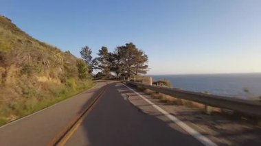 Big Sur Pacific Coast Highway 4 McWay Falls 'dan Big Creek Köprüsü 06 Front View Multicam sürücü plakası California USA