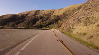 Big Sur Pasifik Sahil Otoyolu 4 McWay Şelalesi 'nden Big Creek Köprüsü 09 Arka Görünüm Çok Kameralı Kaliforniya plakalı ABD