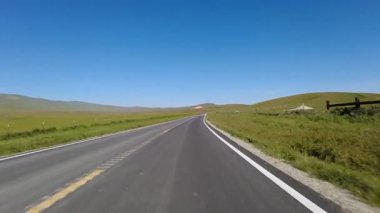 Carrizo Ovası Otoyolu 58 Batı McKittrick 04 Ön Görünüm Kaliforniya plakalı ABD