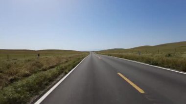 Carrizo Ovası Otoyolu 58 Batı McKittrick 04 Arka Manzara Sürücü Plakası Kaliforniya ABD