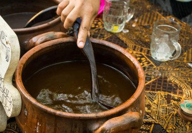 gula asem veya demirhindi içki tatlı şeker asit geleneksel gıda Endonezya merkezi Java