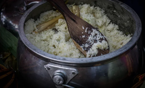 Азіатський Продовольство Рисова Каша Індонезійська Пара Рису Насi Liwet Центральній — стокове фото