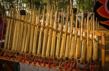 Angklung geleneksel Endonezya müzik merkezi java ile bambu yapılmış sunda Batı Java Endonezya