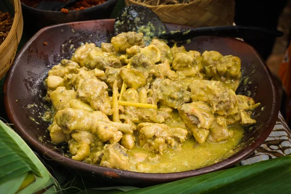 Chicken Ayam Opor Curry Clay Bowl Served Banana Leaf Central — Stock Photo, Image