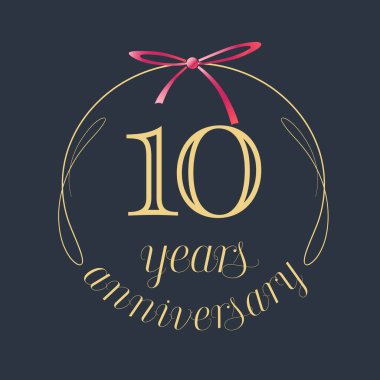 10. yıl dönümü kutlama ikonu, logo. 10. yıldönümü tebrik kartı için altın sayı ve kırmızı kurdeleli şablon tasarımı ögesi