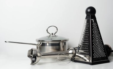 Mutfakta masada mutfak aletleri.Mutfak aletleri kompozisyon.