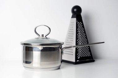 Mutfakta masada mutfak aletleri.Mutfak aletleri kompozisyon.