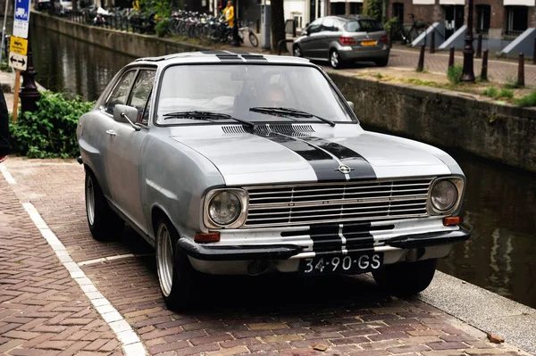 Amsterdam Países Bajos Febrero 2018 Plata Coche Retro Centro Ciudad — Foto de Stock