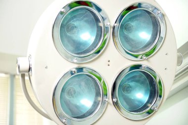 Tıbbi ameliyathane için eski lambalar..