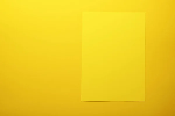 Fondo Textura Papel Amarillo Con Marco Centro Blanco Foto Horizontal —  Fotos de Stock