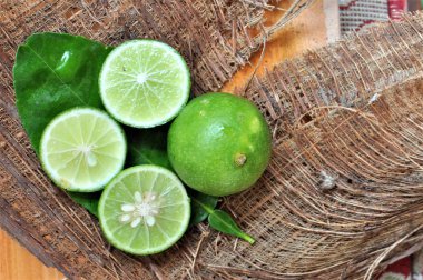 Taze limon. Meyve ve sebze