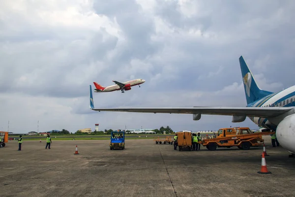 Maldivas Marzo 2017 Male Airport Avión Despega Editorial — Foto de Stock