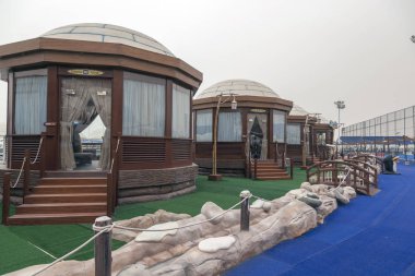 Ras Al Khaimah, Birleşik Arap Emirlikleri-Mart 17, 2016: İzlanda su Park Ras Al Khaimah