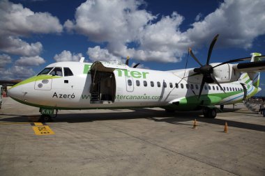 Ada, Tenerife, İspanya-21 Nisan, 2017: tenerife sur Havaalanı, uçak küçük uçak, Editör.