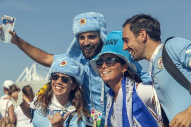 Rostov-On-Don, Rusya-20 Haziran 2018: FIFA Dünya Kupası 2018 ev sahibi şehir Rostov-on-Don yer Rostov Arena, Rusya, editoryal Uruguay'da futbol hayranları.