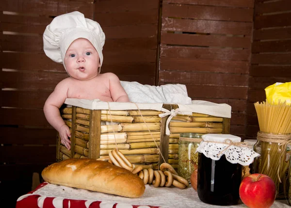 Маленький Хлопчик Шапці Кухаря Тлі Продуктів — стокове фото