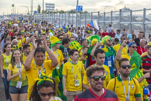 Rostov-On-Don, Rusya-17 Haziran 2018: FIFA Dünya Kupası 2018 ev sahibi şehir Rostov-on-Don yer Rostov Arena, Brezilya hayranları,