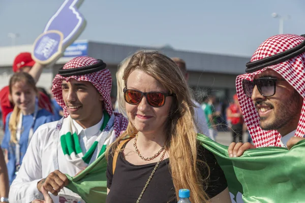 Rostov-On-Don, Rusya Federasyonu - 20 Haziran 2018: FIFA Dünya Kupası 2018 ev sahibi şehir Rostov-on-Don yer Rostov Arena, fanlar Suudi Arabistan ve Rusya, Editör.