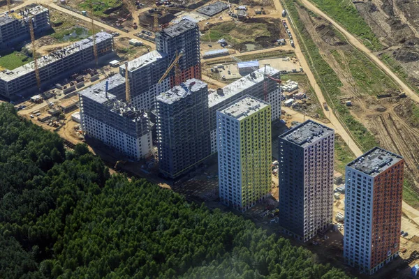 Yeni çok katlı binalar, üstten görünüm, yeni yüksek katlı binaların inşaatı