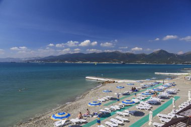 Gelendzhik, Rusya Federasyonu, 25 Temmuz 2018: resort şehir, deniz plaj set