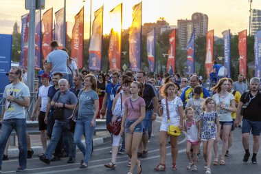 Rostov-On-Don, Rusya Federasyonu - 20 Haziran 2018: FIFA Dünya Kupası 2018 ev sahibi şehir Rostov-on-Don yer Rostov Arena, Rusya'nın hayranları, yazı işleri.