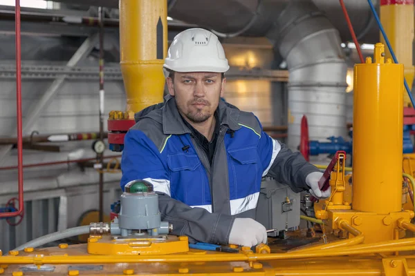Mechanic Repairman Operator Production Gas Oil Gas Industry Gas Conditioning — Stock Photo, Image