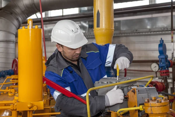 Mecánico Reparador Operador Producción Gas Petróleo Industria Del Gas Equipo — Foto de Stock