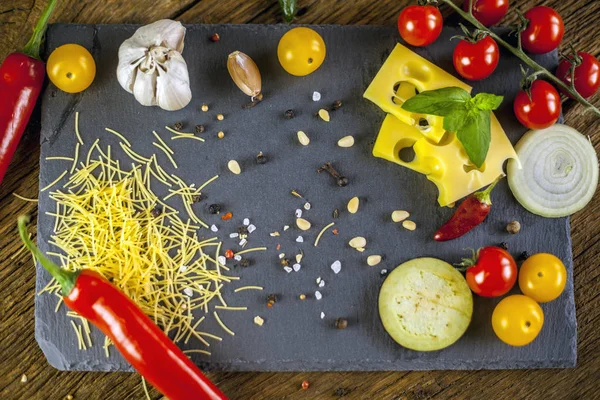 Ingredientes Cocina Alimentos Sobre Fondo Oscuro Con Vista Superior Verduras —  Fotos de Stock