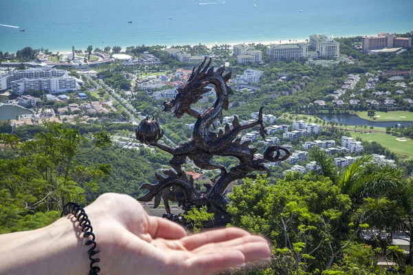 China, Hainan Island - December 1, 2018: The Dragon Bronze in Ya — Stock Photo, Image