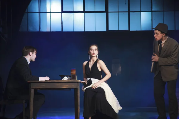 Schauspieler des Moskauer Kunsttheaters auf der Bühne während des Spektakels — Stockfoto