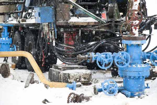 Gaz kuyularının elden geçirilmesi, sarmal boru tesisatı, gaz deliği noktası
