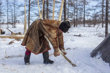 tuvalet kağıdı yerine kullanım için elle yapılan küçük talaş ahşap