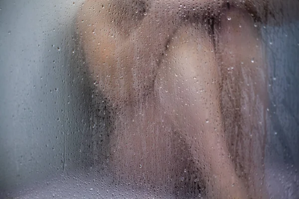 샤워소녀, 물방울에 대한 선택적 초점 — 스톡 사진