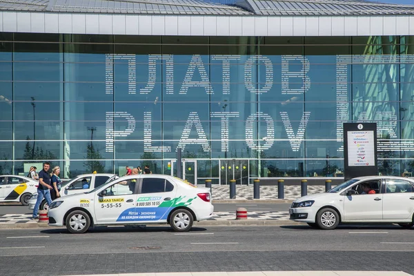 Panorama, Novo edifício do aeroporto de Platov . — Fotografia de Stock