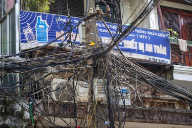 Vietnam elektrik şebekeleri. Han'da kutuplarda elektrik telleri