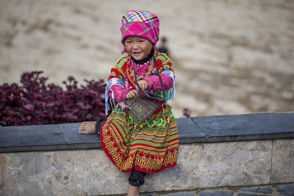 Köy Kedi Kedi, vietnamlı küçük bir kızın güzel portresi — Stok fotoğraf