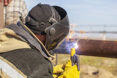 Elektrik ve gaz kaynakçısı, metal yapıların onarımı