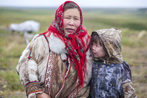 Legészakibb Yamal Nenetek Múltja Északi Népek Lakhelye Egy Családi Fotó — Stock Fotó