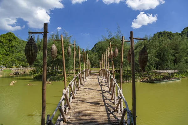 Ninh Binh Vietnam Hermoso Paisaje Arrozales Entre Las Montañas Vista — Foto de Stock