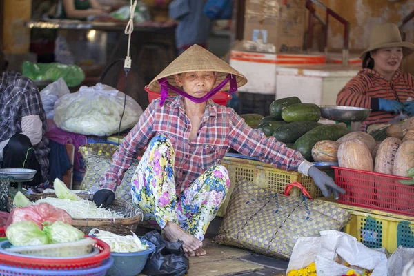 Hoi Vietnã Junho 2019 Hoi Old Market Mulheres Tradicional Comércio — Fotografia de Stock