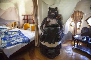 Da Lat, Vietnam - 5 Haziran 2019: Dalat'taki Crazy House (Hang Nga konukevi), turistlerin özgürce ziyaret edilebis alışılmadık iç mekan
