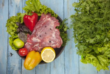 sebze ve otlar ile nutria et, boş, et işleme.