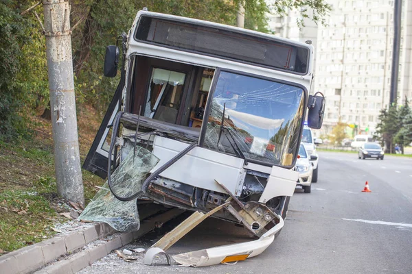 Road Accident Accident Passenger City Bus Bus Crashed Pole — Stock Photo, Image