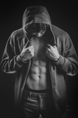 Seksi stil güçlü, kaslı, maço, çıplak erkek.