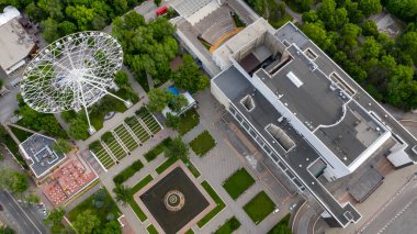 Rusya, Rostov-on-Don, 29 Mayıs 2020: Tiyatro Meydanı ve Gorky Tiyatrosu 'nun panoramik manzarası, hava manzarası